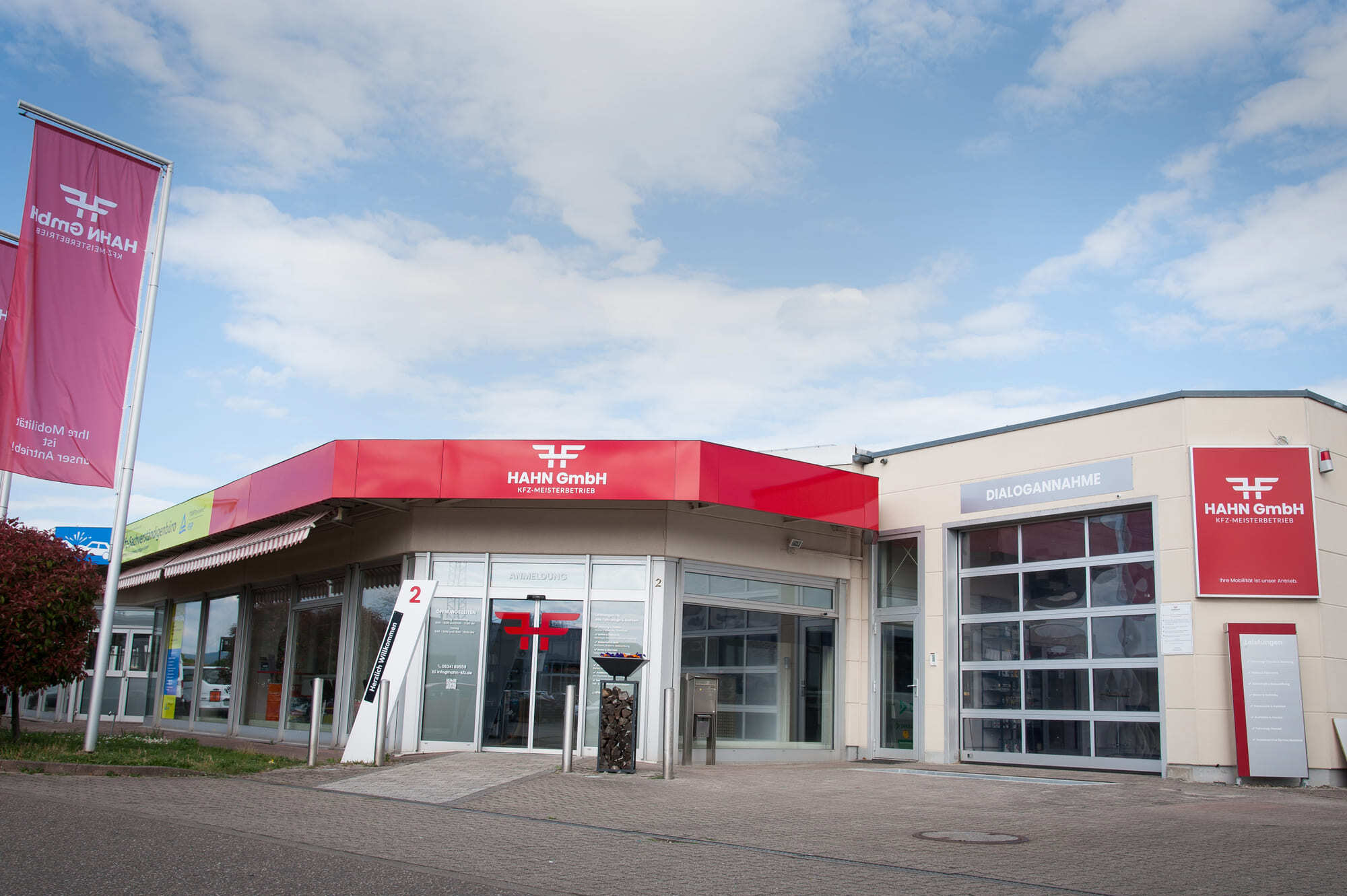 Hahn GmbH Werkstatt Außenansicht in Landau